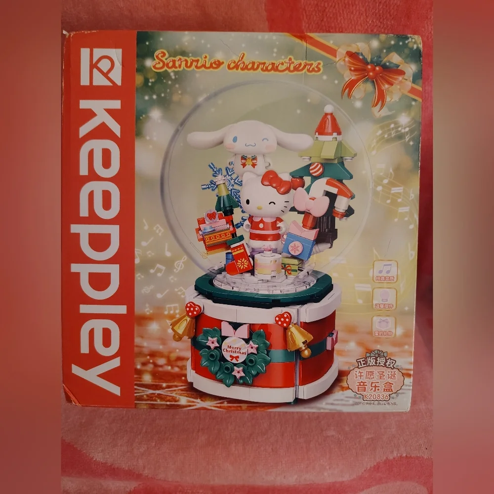 EXCLUSIVE - Hello Kitty & Cinnamoroll Keeppley Building Block Working Music Box